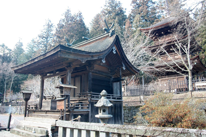 新海三社神社
