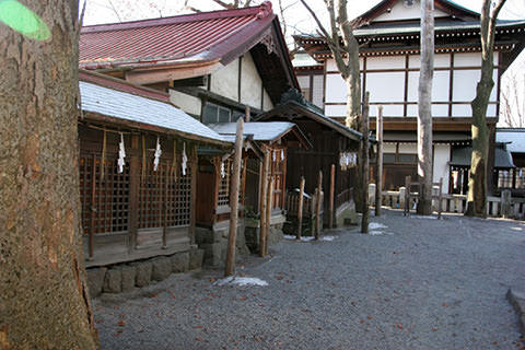 八剣神社