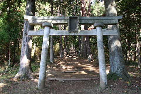 高烏谷神社