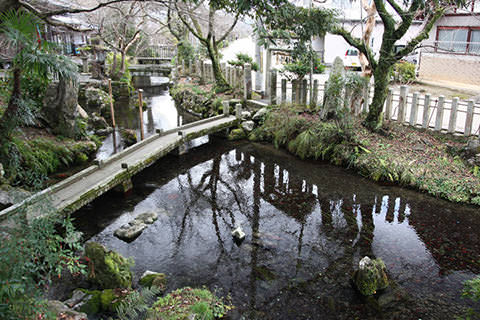 居醒めの清水