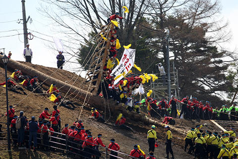 上社御柱山出し