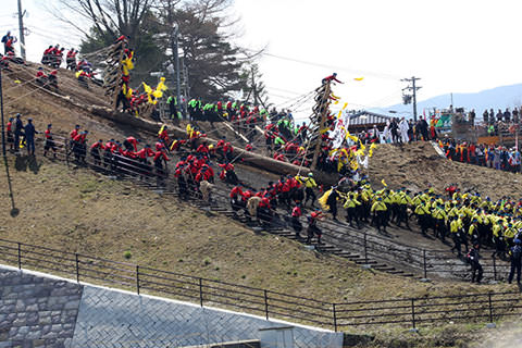 上社御柱山出し