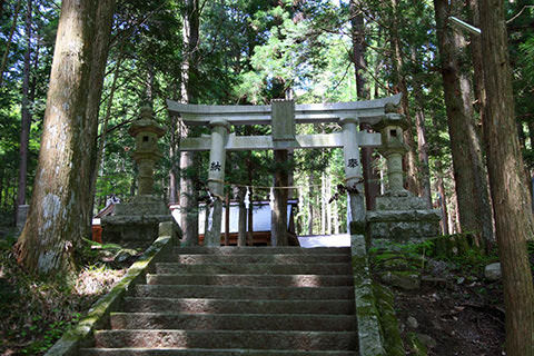 浪合神社