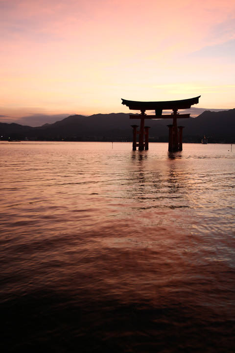 厳島神社 広島県廿日市市宮島町1 1 おみやさんcom