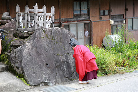 千国諏訪神社のささらすり