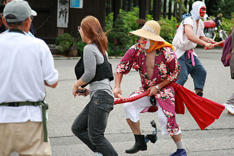 千国諏訪神社のささらすり