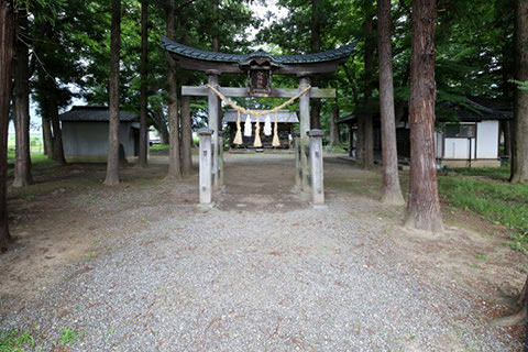 Torii and Kagura-den