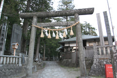 靖国鳥居-矢彦神社